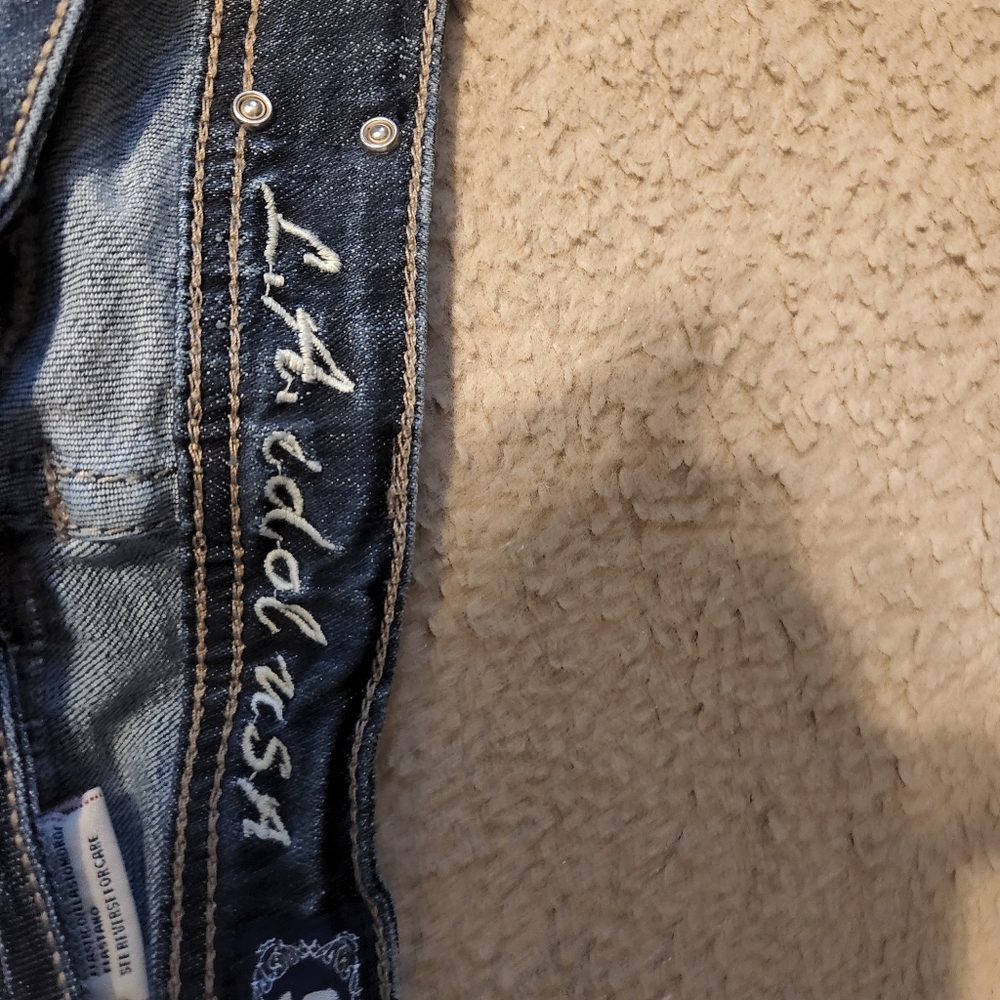 NEW LA IDOL CAPRIS